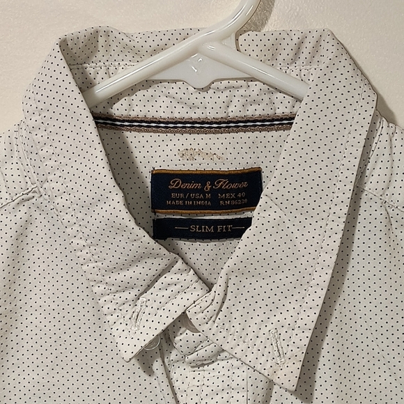 Demin & Flower Men's Medium White Button Down Shirt - Picture 9 of 11